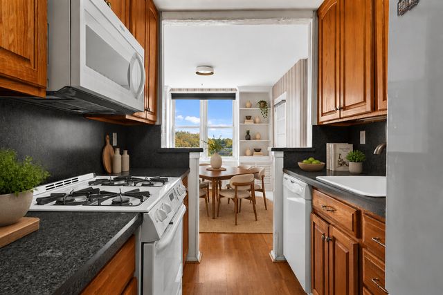 2711 Ave X C5, New York City, NY 11235