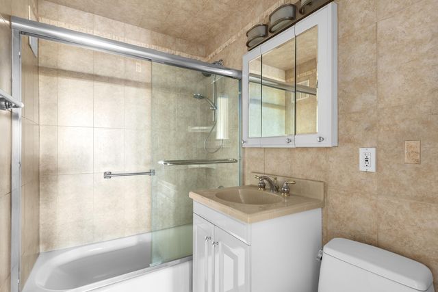 2711 Ave X C5, New York City, NY 11235