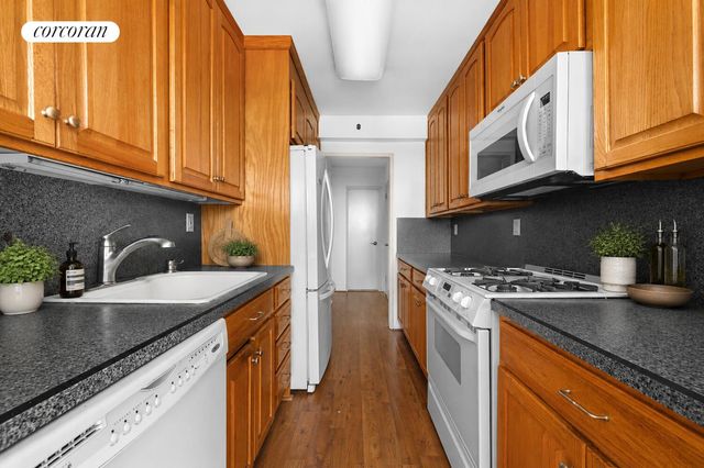 2711 Ave X C5, New York City, NY 11235