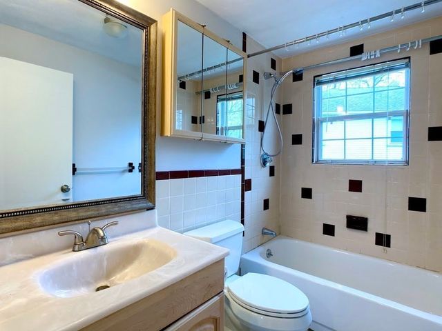 25 Columbia Avenue 2nd floor, Newton, MA 02464