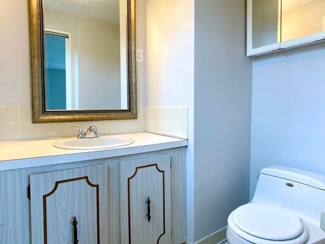 25 Columbia Avenue 2nd floor, Newton, MA 02464