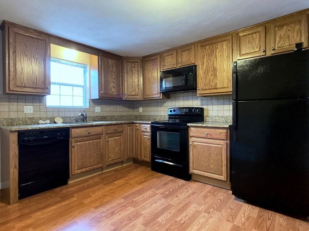 25 Columbia Avenue 2nd floor, Newton, MA 02464