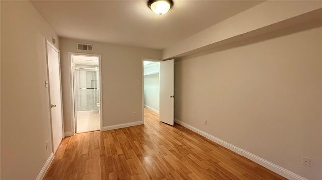 4643 Wild Indigo Street 411, Houston, TX 77027