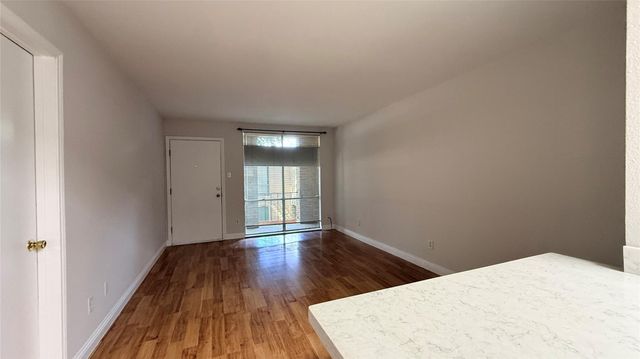 4643 Wild Indigo Street 411, Houston, TX 77027
