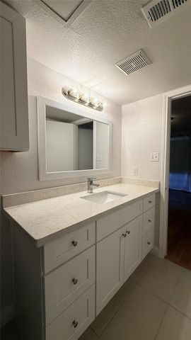 4643 Wild Indigo Street 411, Houston, TX 77027