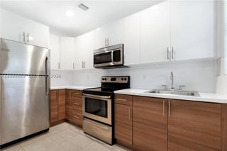 214 Salamanca Ave 3, Coral Gables, FL 33134