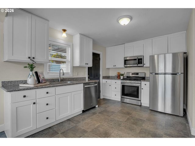 2691 LANCASTER St, West Linn, OR 97068