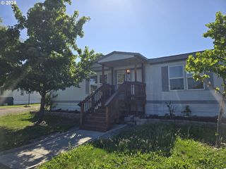 110 WILLAMINA Ln 110, Roseburg, OR 97470