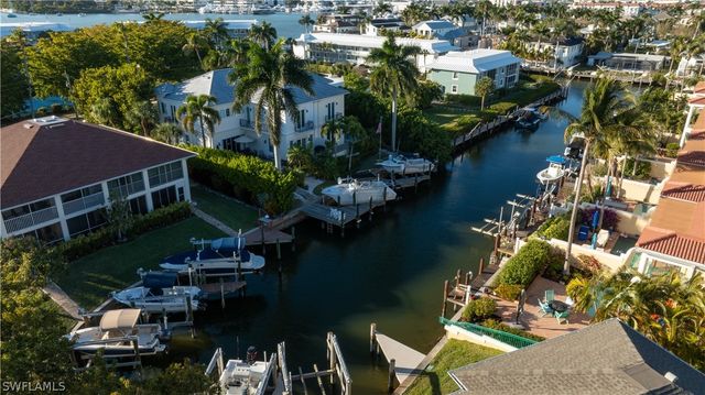 1495 Blue Point AVE C, Naples, FL 34102