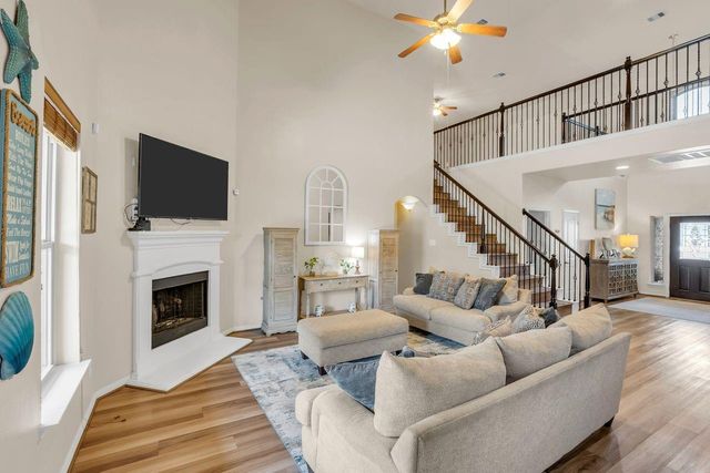 680 Cumberland Ridge Lane, League City, TX 77573