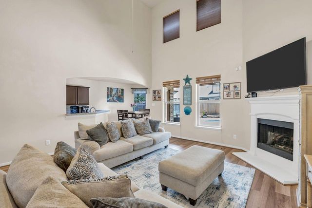 680 Cumberland Ridge Lane, League City, TX 77573