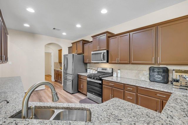 680 Cumberland Ridge Lane, League City, TX 77573