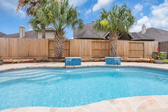680 Cumberland Ridge Lane, League City, TX 77573