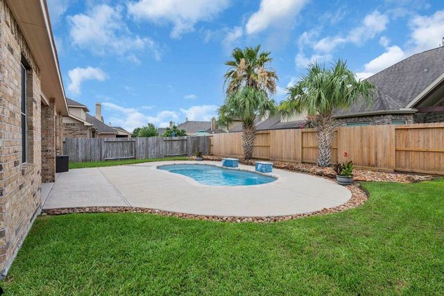 680 Cumberland Ridge Lane, League City, TX 77573