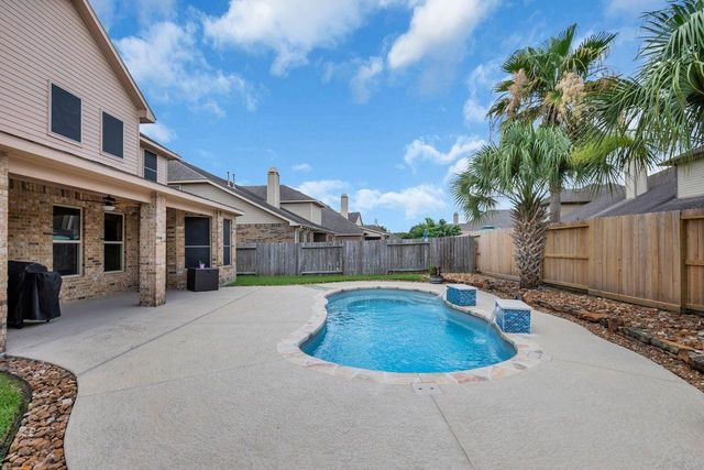 680 Cumberland Ridge Lane, League City, TX 77573