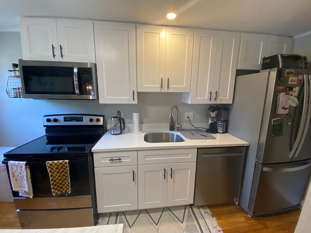 13 Pleasant 2, Medfield, MA 02052