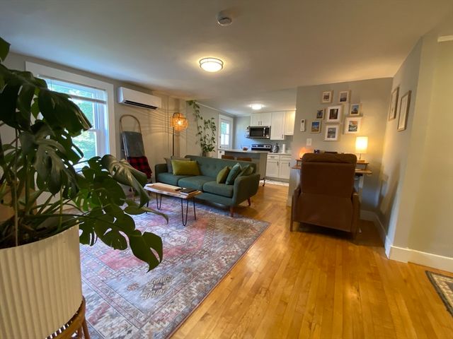 13 Pleasant 2, Medfield, MA 02052