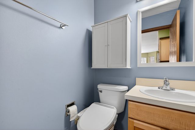 1089 Quaker Hill Court 1089, Elgin, IL 60120