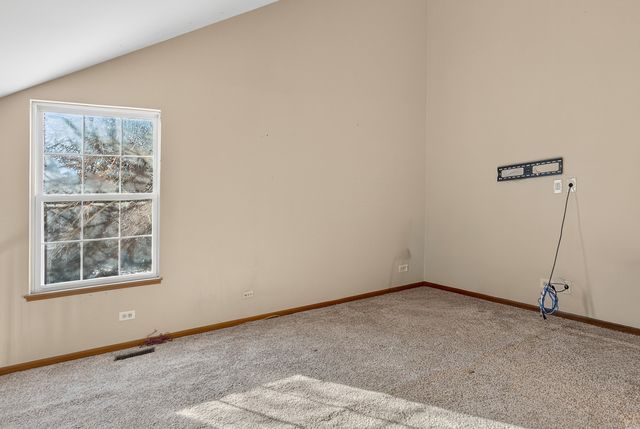 1089 Quaker Hill Court 1089, Elgin, IL 60120