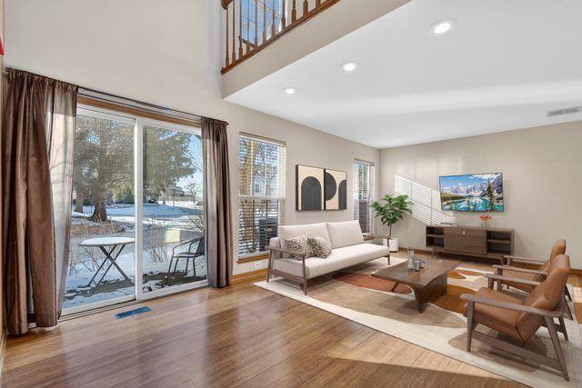 1089 Quaker Hill Court 1089, Elgin, IL 60120