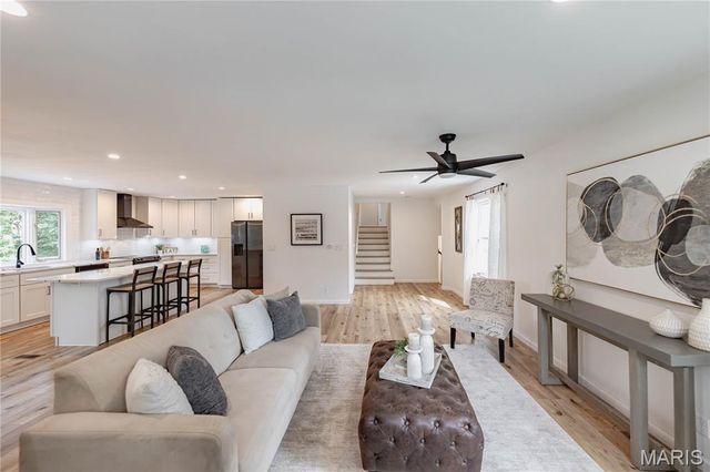 1 Vienna Court, Lake St Louis, MO 63367