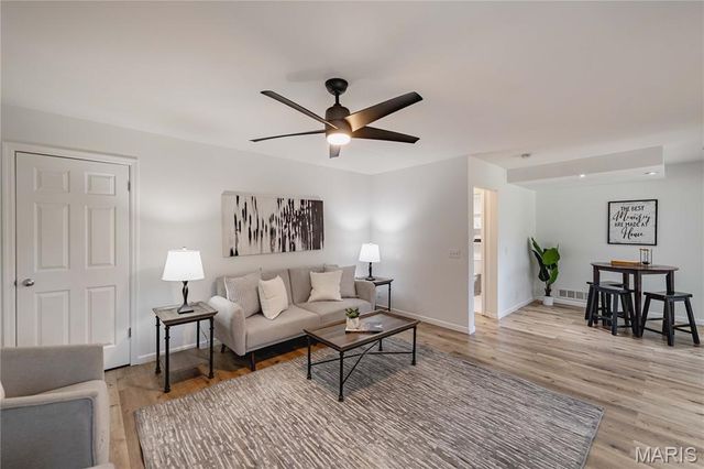 1 Vienna Court, Lake St Louis, MO 63367