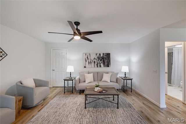 1 Vienna Court, Lake St Louis, MO 63367