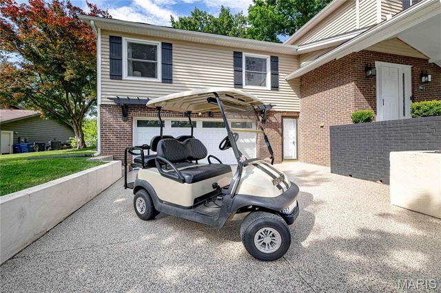 1 Vienna Court, Lake St Louis, MO 63367