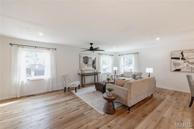 1 Vienna Court, Lake St Louis, MO 63367
