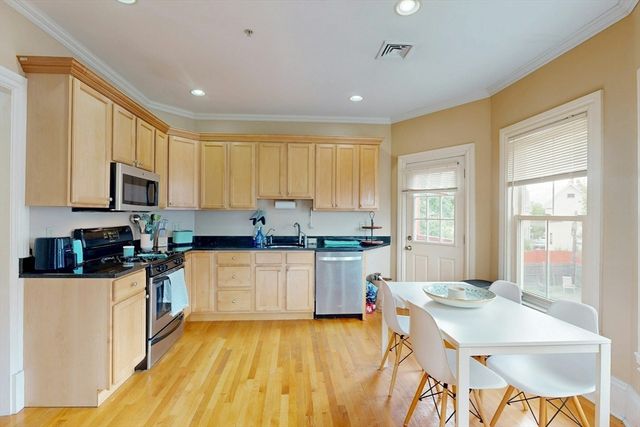 561 Broadway A2, Somerville, MA 02145