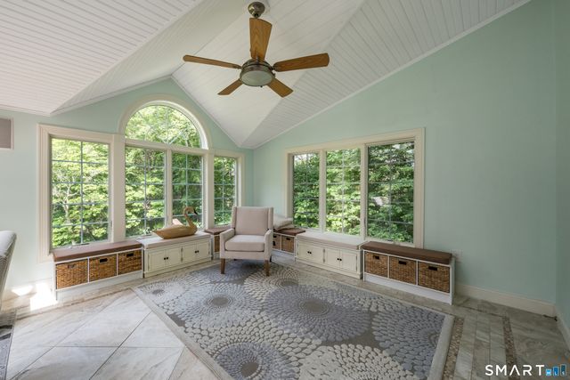8 Squire Lane, Essex, CT 06426