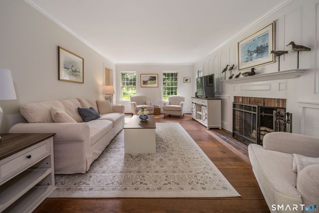 8 Squire Lane, Essex, CT 06426