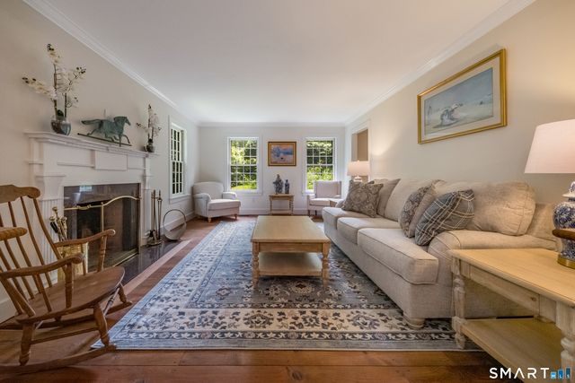 8 Squire Lane, Essex, CT 06426