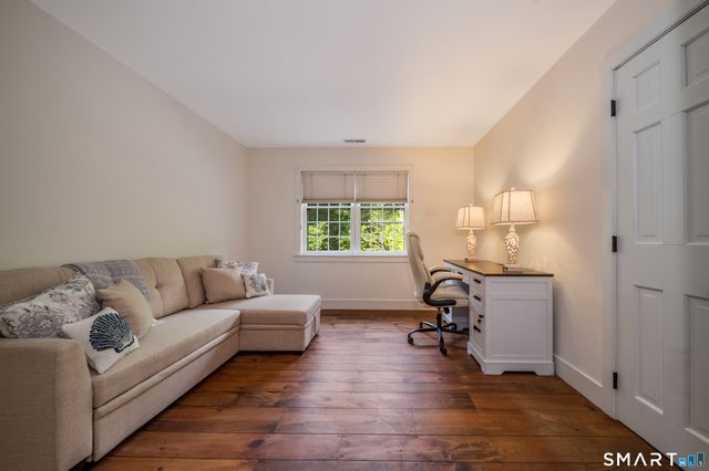8 Squire Lane, Essex, CT 06426