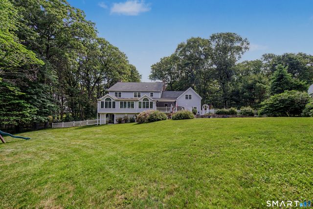 8 Squire Lane, Essex, CT 06426