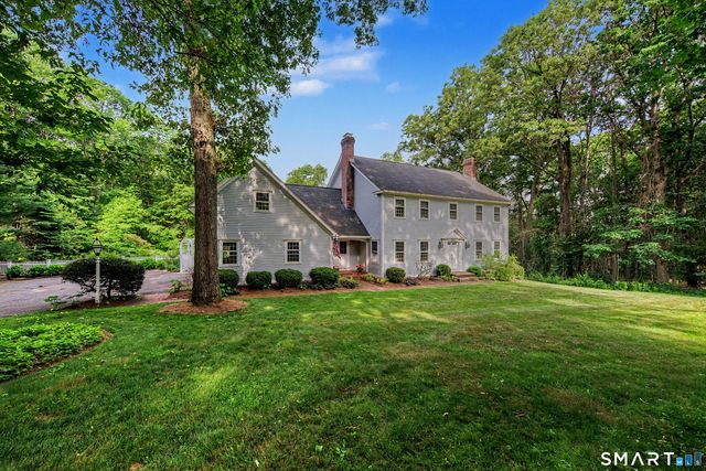8 Squire Lane, Essex, CT 06426