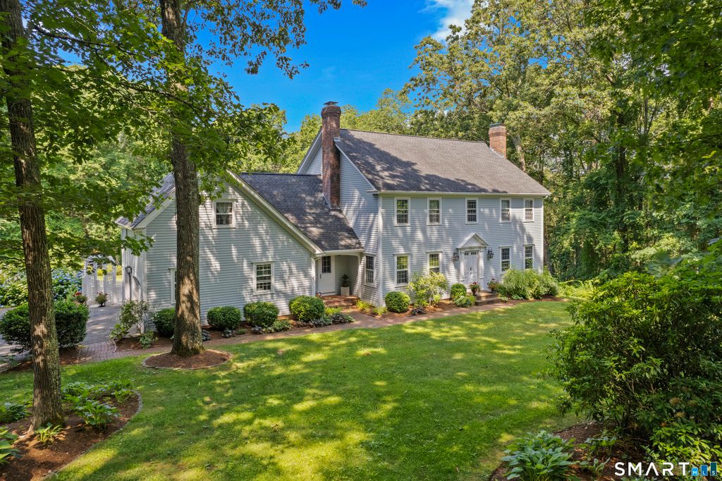8 Squire Lane, Essex, CT 06426