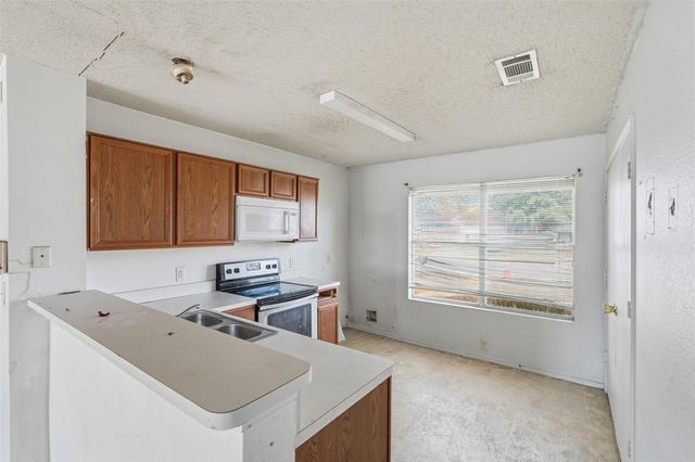 9632 Windridge Way, Dallas, TX 75217