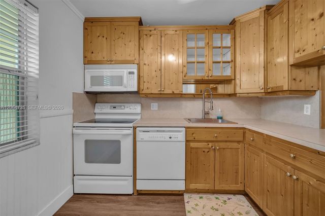301 NW 76th Ave 102, Margate, FL 33063