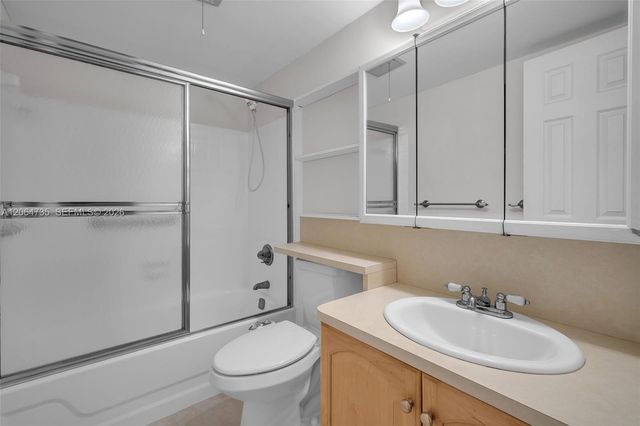 301 NW 76th Ave 102, Margate, FL 33063