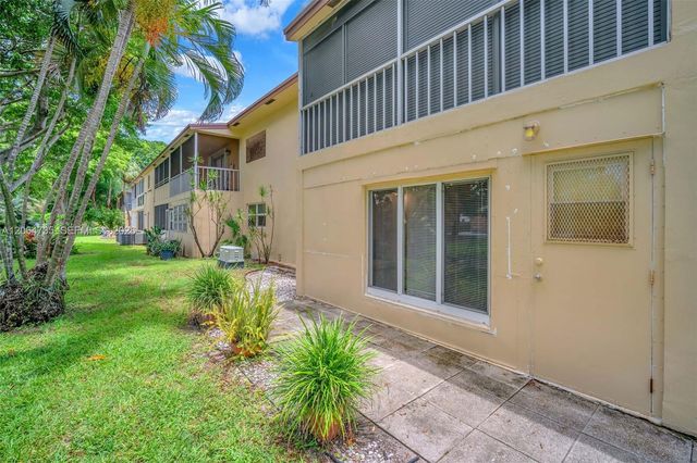 301 NW 76th Ave 102, Margate, FL 33063