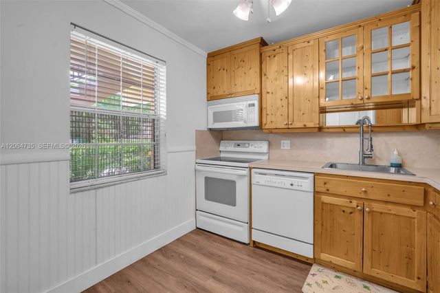 301 NW 76th Ave 102, Margate, FL 33063