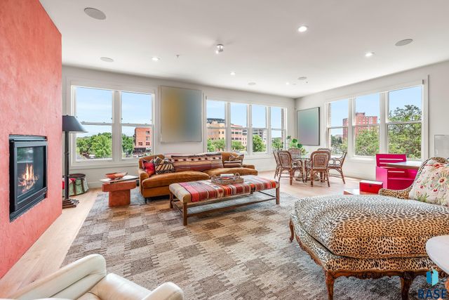 421 N Phillips Ave Avenue 301, Sioux Falls, SD 57104