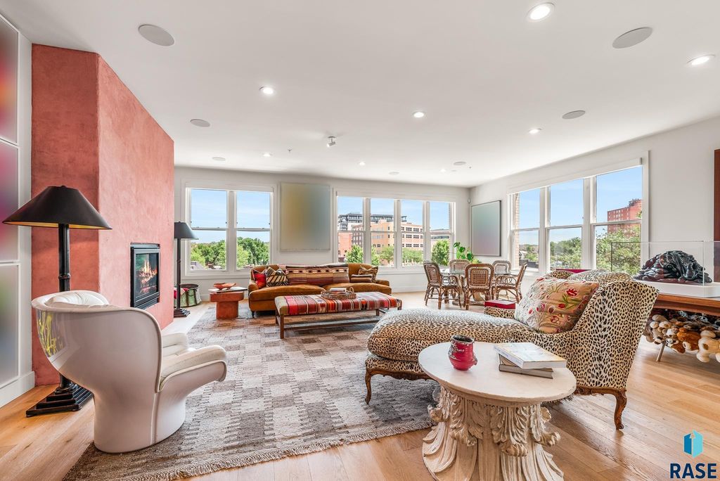 421 N Phillips Ave Avenue 301, Sioux Falls, SD 57104