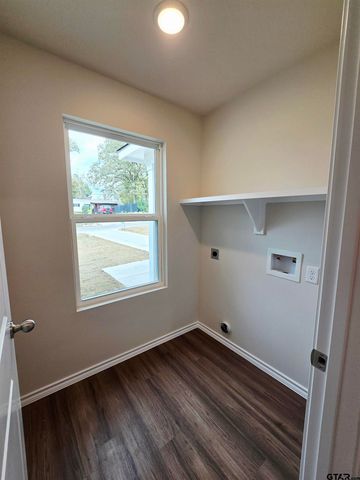 1610 Meadow Lane, Whitehouse, TX 75791