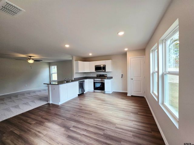 1610 Meadow Lane, Whitehouse, TX 75791