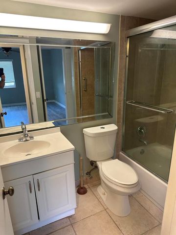 436 Pine Glen Lane D-1, Greenacres, FL 33463