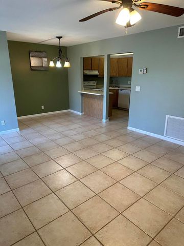 436 Pine Glen Lane D-1, Greenacres, FL 33463