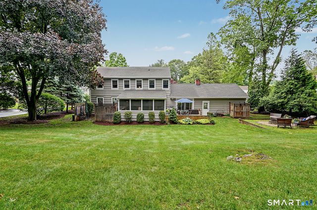 83 Lamplighter Lane, Fairfield, CT 06825