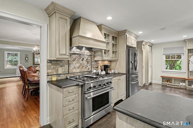 83 Lamplighter Lane, Fairfield, CT 06825